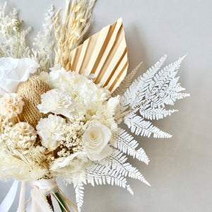 dried white wedding flowers
