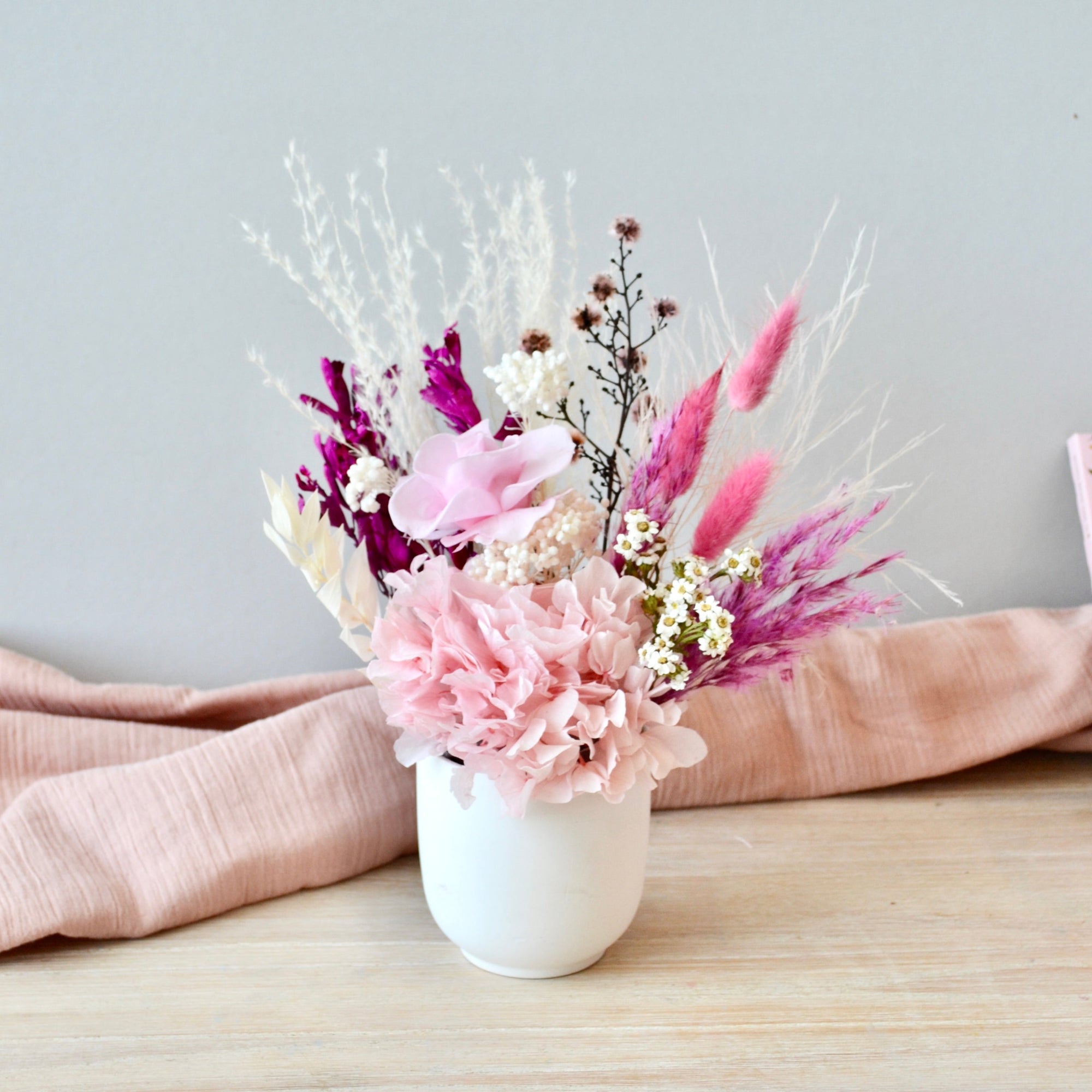 dried mini vase arrangement