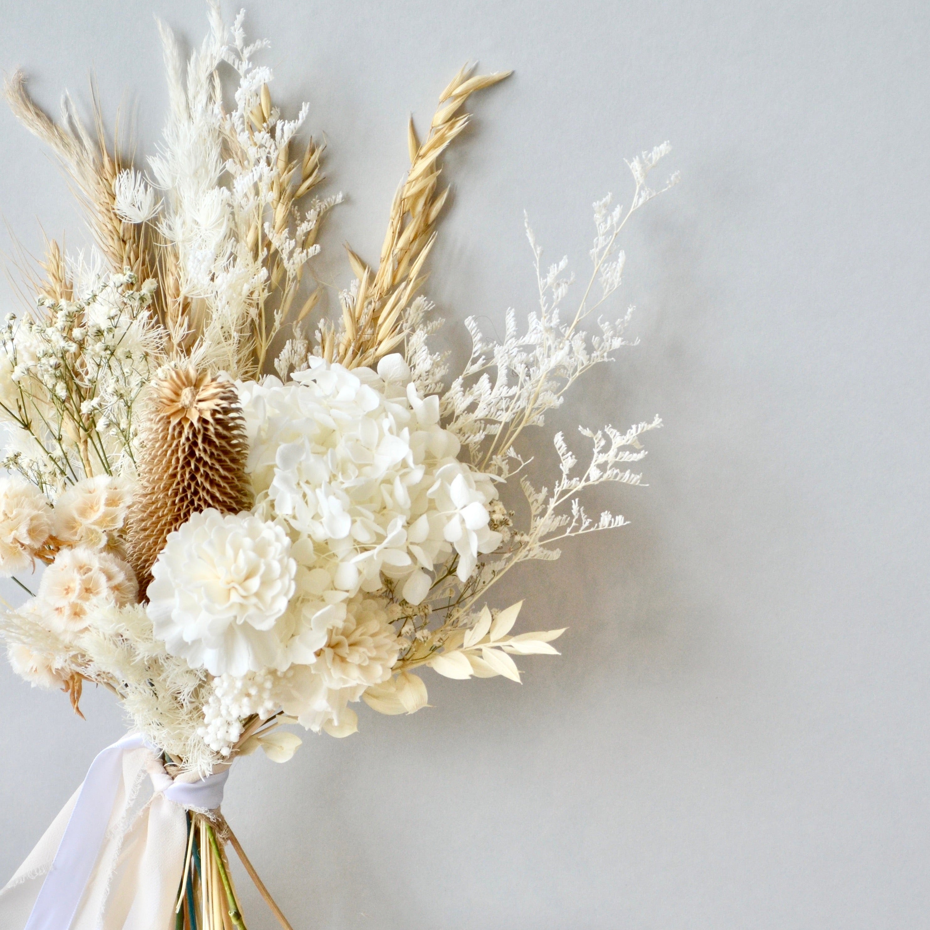 white dried wedding flowers